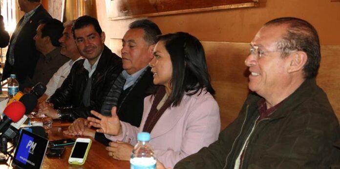Secretaria de PRD nacional con precandidatos Secretaria de PRD nacional con precandidatos