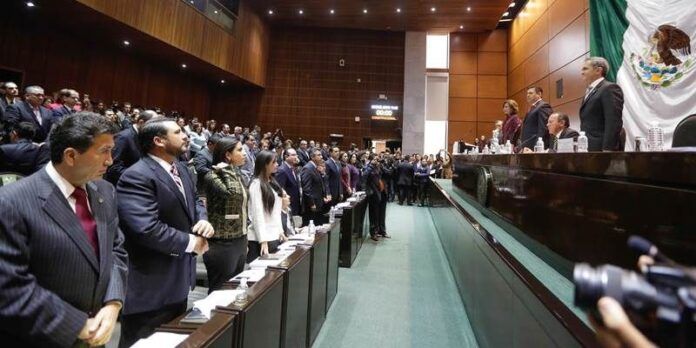 Sesión en Congreso de la Unión Sesión en Congreso de la Unión