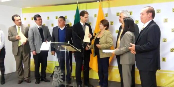 Acuden a dirigencia nacional Acuden a dirigencia nacional