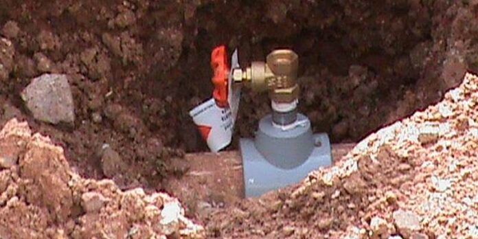 Afectan red de agua potable y provocan fugas Afectan red de agua potable y provocan fugas