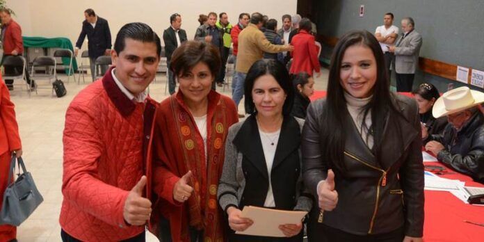 Priístas registran precandidaturas Priístas registran precandidaturas