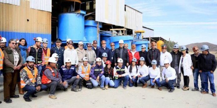 Gobernador con mineros Gobernador con mineros