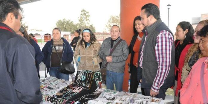 Muestran trabajos de bisutería Muestran trabajos de bisutería