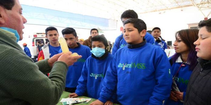 Recibieron asesoramiento para aprender a usar condón. Recibieron asesoramiento para aprender a usar condón.