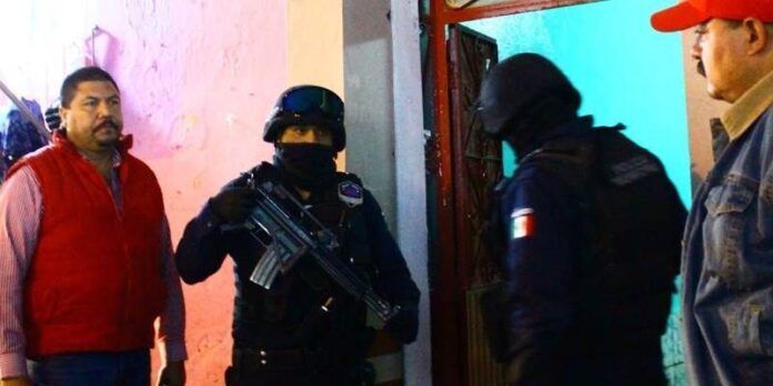 Apoyan elementos de policía municipal Apoyan elementos de policía municipal