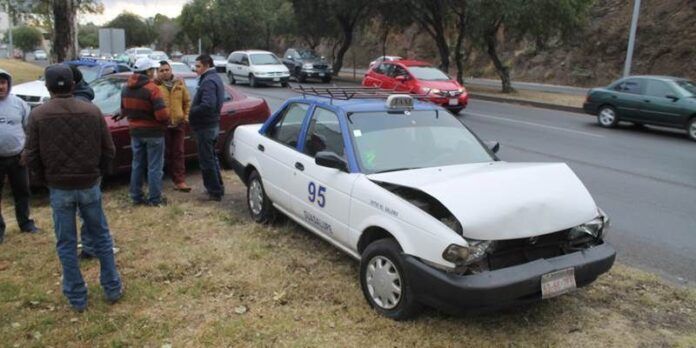 Taxis sufre fuertes daños Taxis sufre fuertes daños