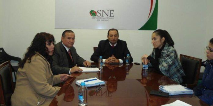 Se reúnen titulares de Seduzac y SNE