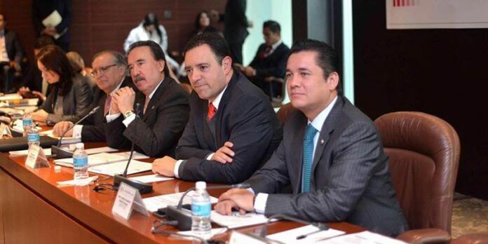 Precandidato se despide del Senado Precandidato se despide del Senado