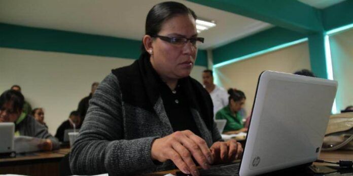 Madre de familia ingresa los datos Madre de familia ingresa los datos