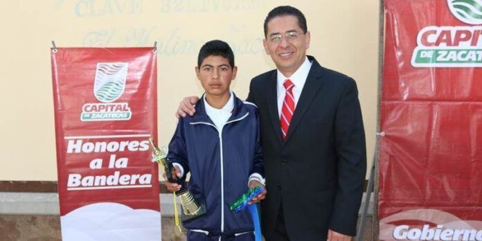 Reconocen a ganador de torneo de equitación Reconocen a ganador de torneo de equitación