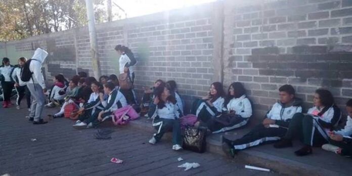 Los alumnos denunciaron inseguridad en la zona. Los alumnos denunciaron inseguridad en la zona.