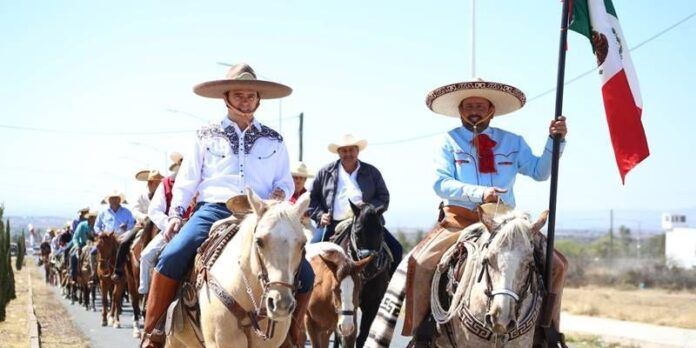 Alejandro Tello encabezó la cabalgata Alejandro Tello encabezó la cabalgata