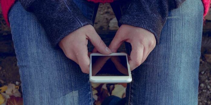 Navegando en teléfono inteligente Navegando en teléfono inteligente