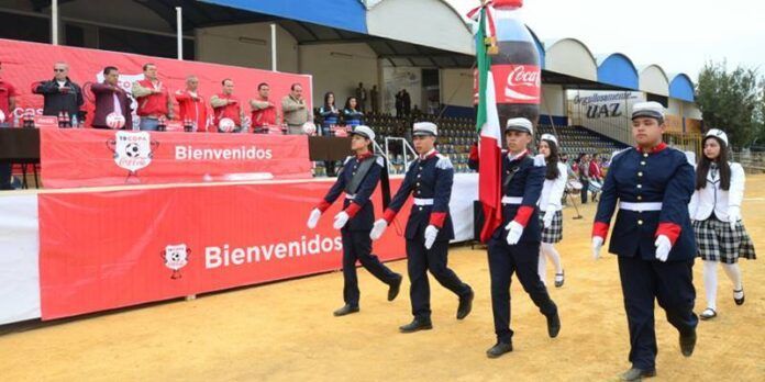Participan alumnos de secundaria. Participan alumnos de secundaria.