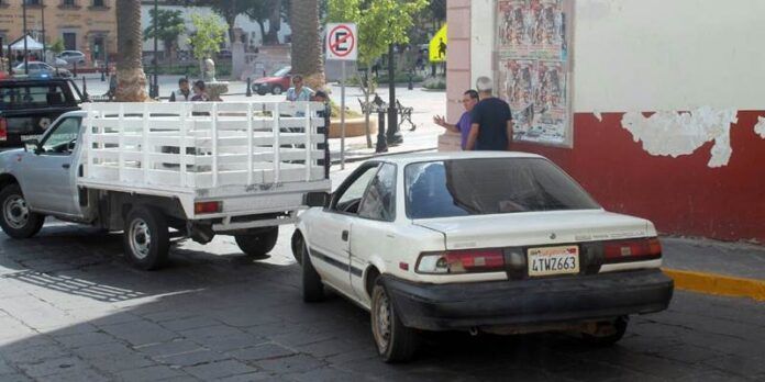 Impacta camioneta Estaquitas Impacta camioneta Estaquitas