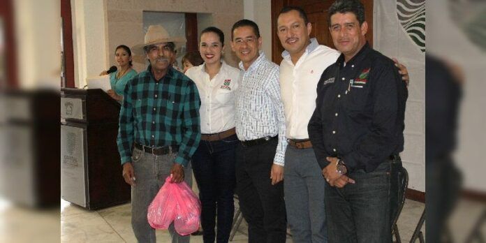 Entrega de apoyos