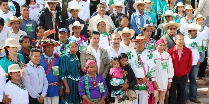 Gobernador firma carta de intención Gobernador firma carta de intención