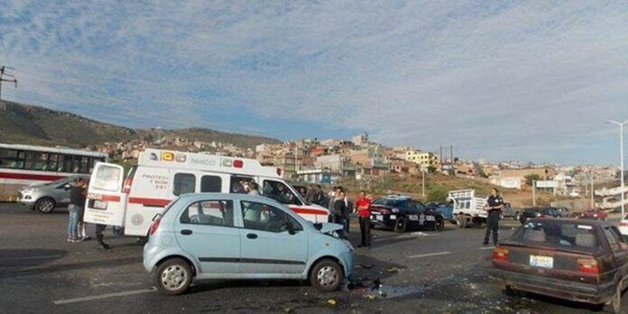 Entorpecen tráfico media hora Entorpecen tráfico media hora