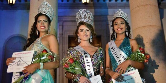 Alejandra Espinoza y sus princesas Alejandra Espinoza y sus princesas