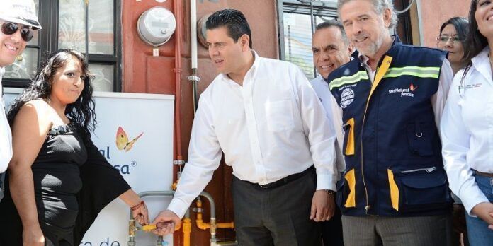 Una vivienda del fraccionamiento Las Fuentes fue conectado Una vivienda del fraccionamiento Las Fuentes fue conectado