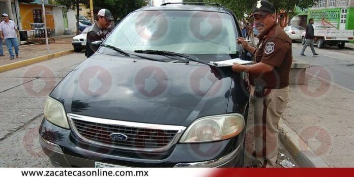 Oficiales de Tránsito realizaron el peritaje Oficiales de Tránsito realizaron el peritaje