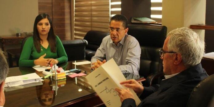Síndica, alcalde y notario público