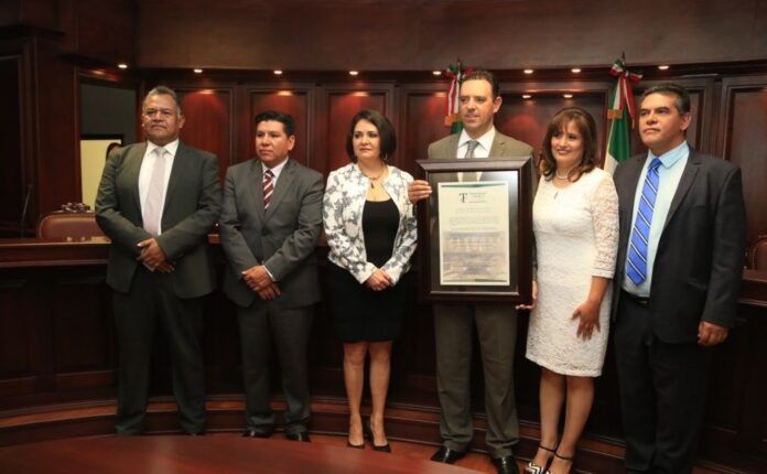 Alejandro Tello con magistrados Alejandro Tello con magistrados