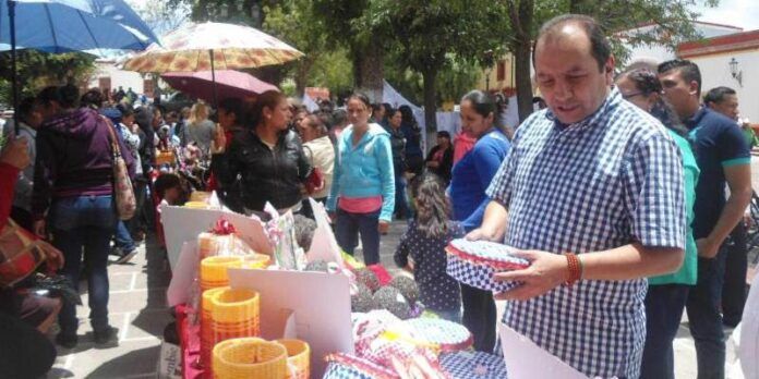 Exponen trabajos realizados en cursos Exponen trabajos realizados en cursos