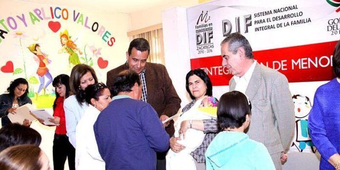 Adoptan a menores Adoptan a menores
