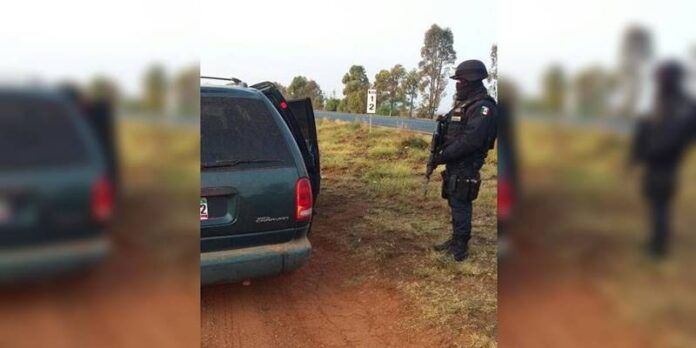 Detenidos a la altura de la comunidad Hacienda Nueva. Detenidos a la altura de la comunidad Hacienda Nueva.