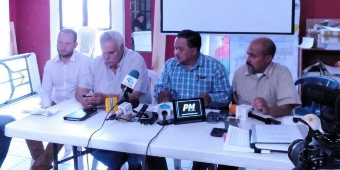 Representantes de Morena dieron una rueda de prensa Representantes de Morena dieron una rueda de prensa