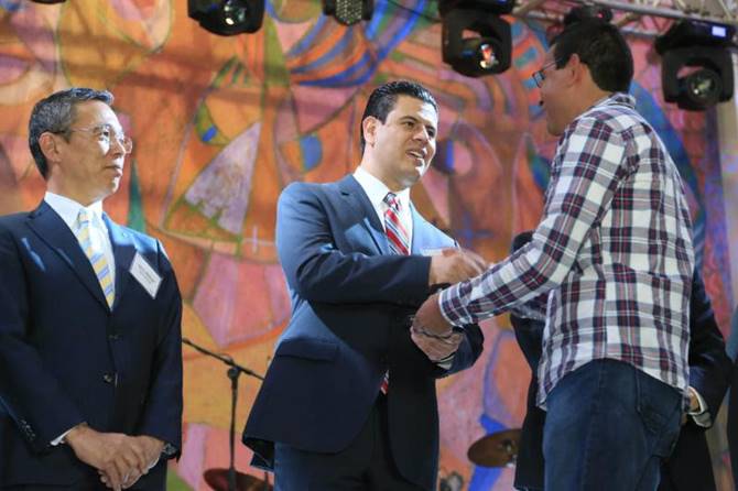 ahresty aniversario 3