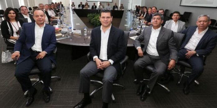 Miguel Alonso y su gabinete