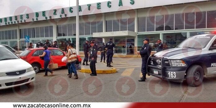 Policías se movilizaron al lugar Policías se movilizaron al lugar