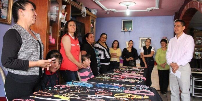 Vecinas asistieron al curso Vecinas asistieron al curso