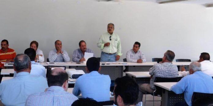 Reunión de ganaderos con autoridades
