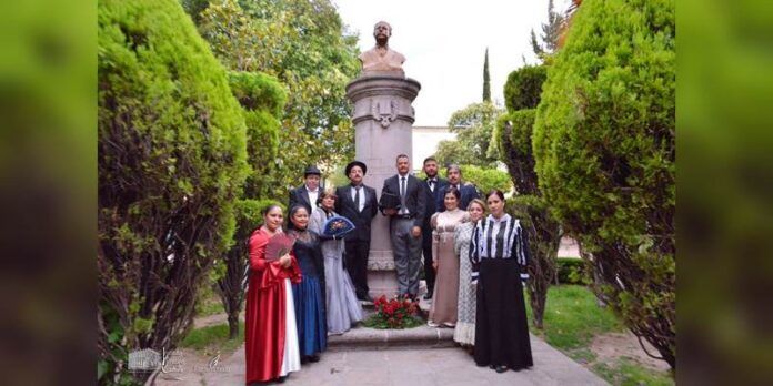 Ofrenda de las 33 Rosas Ofrenda de las 33 Rosas
