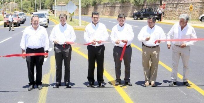 Miguel Alonso y Gilberto Dévora encabezaron la inauguración Miguel Alonso y Gilberto Dévora encabezaron la inauguración