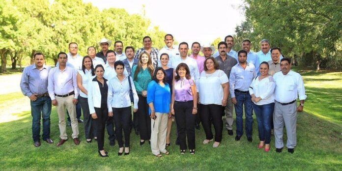 Reunión entre gobernador y presidentes electos Reunión entre gobernador y presidentes electos