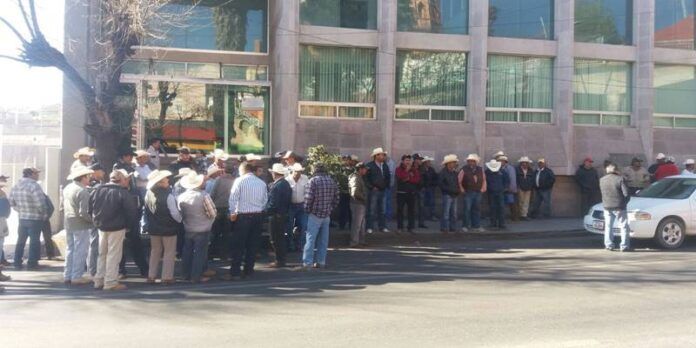 Se manifestaron en la Financiera Nacional. Se manifestaron en la Financiera Nacional.