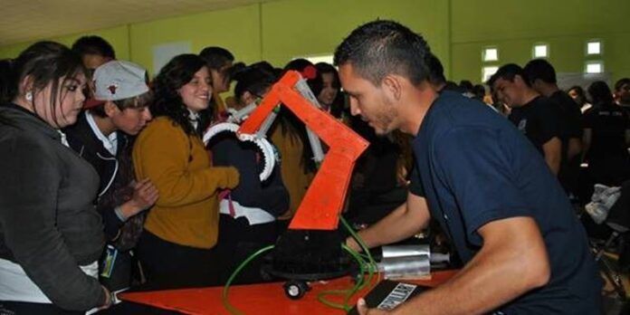 Disponible para alumnos de bachillerato hasta postgrado. Disponible para alumnos de bachillerato hasta postgrado.