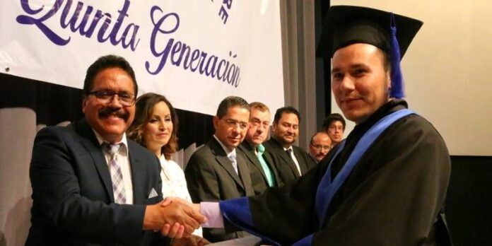 Acude Alfredo Salazar de Santiago como invitado. Acude Alfredo Salazar de Santiago como invitado.
