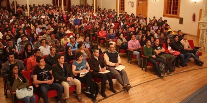 Los interesados deberán presentar un examen. Los interesados deberán presentar un examen.