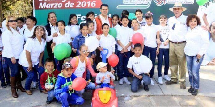 Convive con asistentes a La Encantada Convive con asistentes a La Encantada