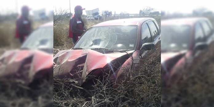 El automóvil quedó con severos daños. El automóvil quedó con severos daños.
