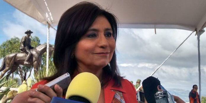 Leticia Soto Acosta. Leticia Soto Acosta.