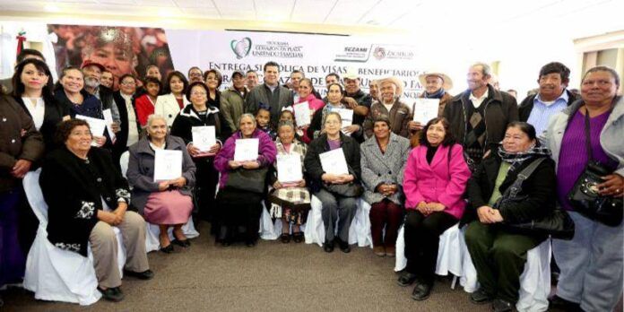 Los beneficiarios agradecieron al gobernador. Los beneficiarios agradecieron al gobernador.
