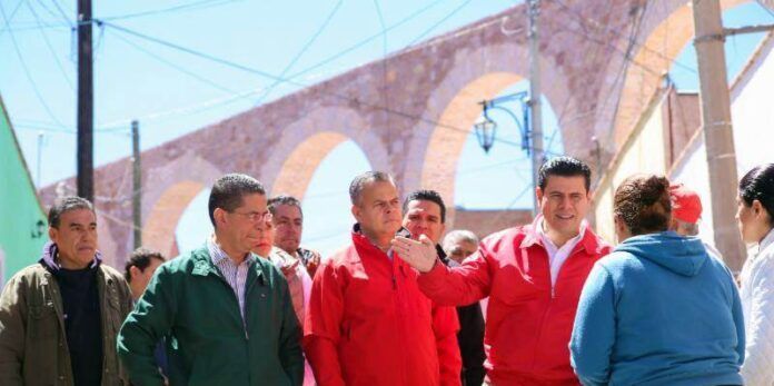 Autoridades con vecinos Autoridades con vecinos