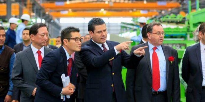 Gobernador y ejecutivos en la inauguración Gobernador y ejecutivos en la inauguración