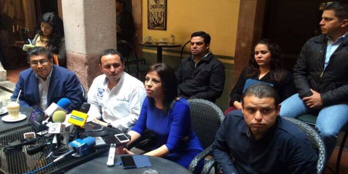 Arturo López de Lara presentó a los candidatos. Arturo López de Lara presentó a los candidatos.